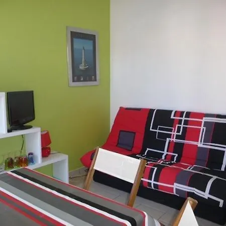 T2 Avec Terrasse, Parking, Proche Et Commerces - - Fr-1-782-40 Apartmán