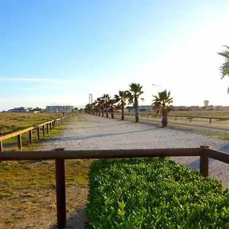 T2 Avec Terrasse, Parking, Proche Et Commerces - - Fr-1-782-40 * Le Barcares