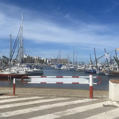T2 Avec Terrasse, Parking, Proche Et Commerces - - Fr-1-782-40 *